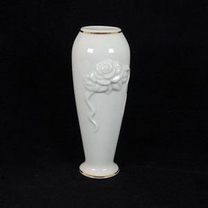 Lenox Rosebud Collection 5.875" tall Bud Vase Sculpted Porcelain Gold Trim Foot